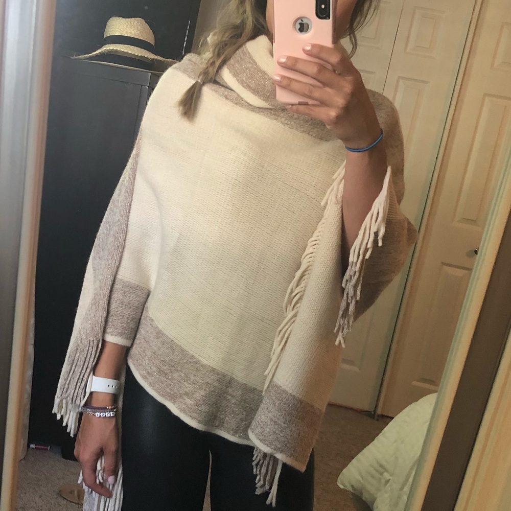 Cozy cream poncho/cape
